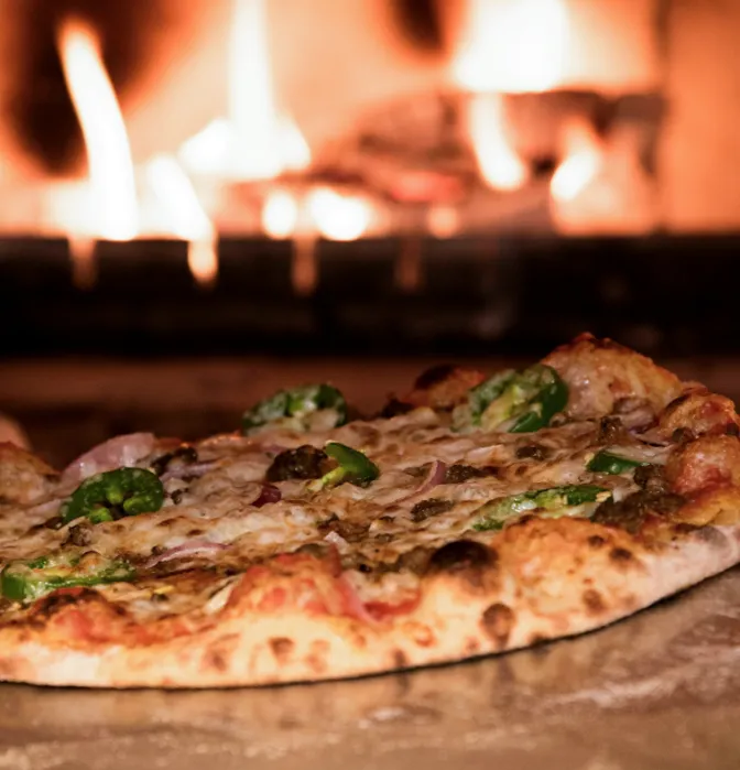Découvrez le camion à pizzas ChezMeliss, avec des offres gourmandes.