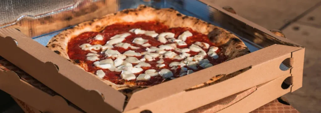 ChezMeliss vous propose des pizzas faites maison avec des ingrédients de qualité.